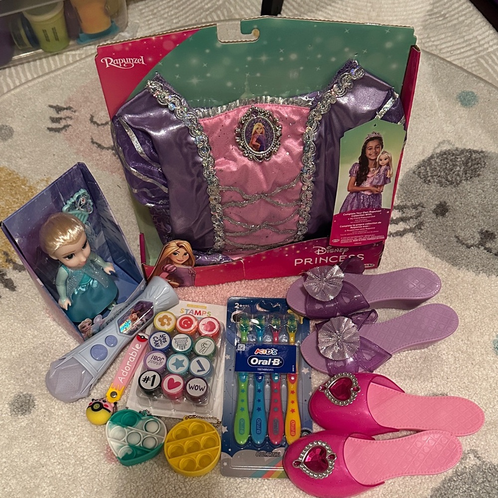Disney Rapunzel Dress Set with Purple and Pink Accessories Size 4-6 Toddler